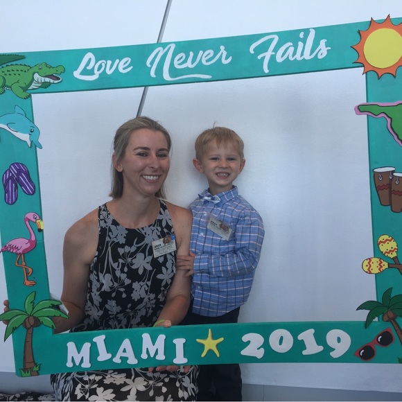 Meet your Posher, Mercedes - Picture 5 of 8